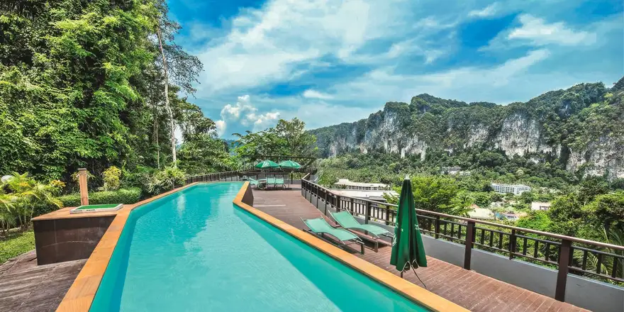 Thajsko | Venclíkovi.cz Nekonečný bazén s výhledem na vápencové skály v Krabi