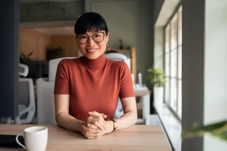 Vědecky potvrzeno: Ženy, které dělají „tohle“, jsou v práci úspěšnější a klidnější