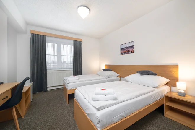 Pokoj hotelu Arena v Liberci se dvěma oddělenými lůžky