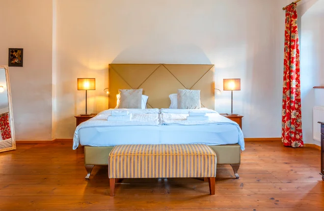 Dvoulůžkový pokoj s parketami v Schlosshotelu Mailberg