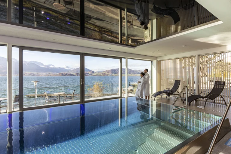 Traunsee za 3 dny: zámek na vodě a wellness s výhledem na Alpy