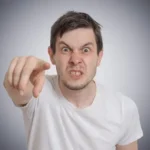 Dej blbci funkci: Proč někteří lidé milují moc víc než smysl